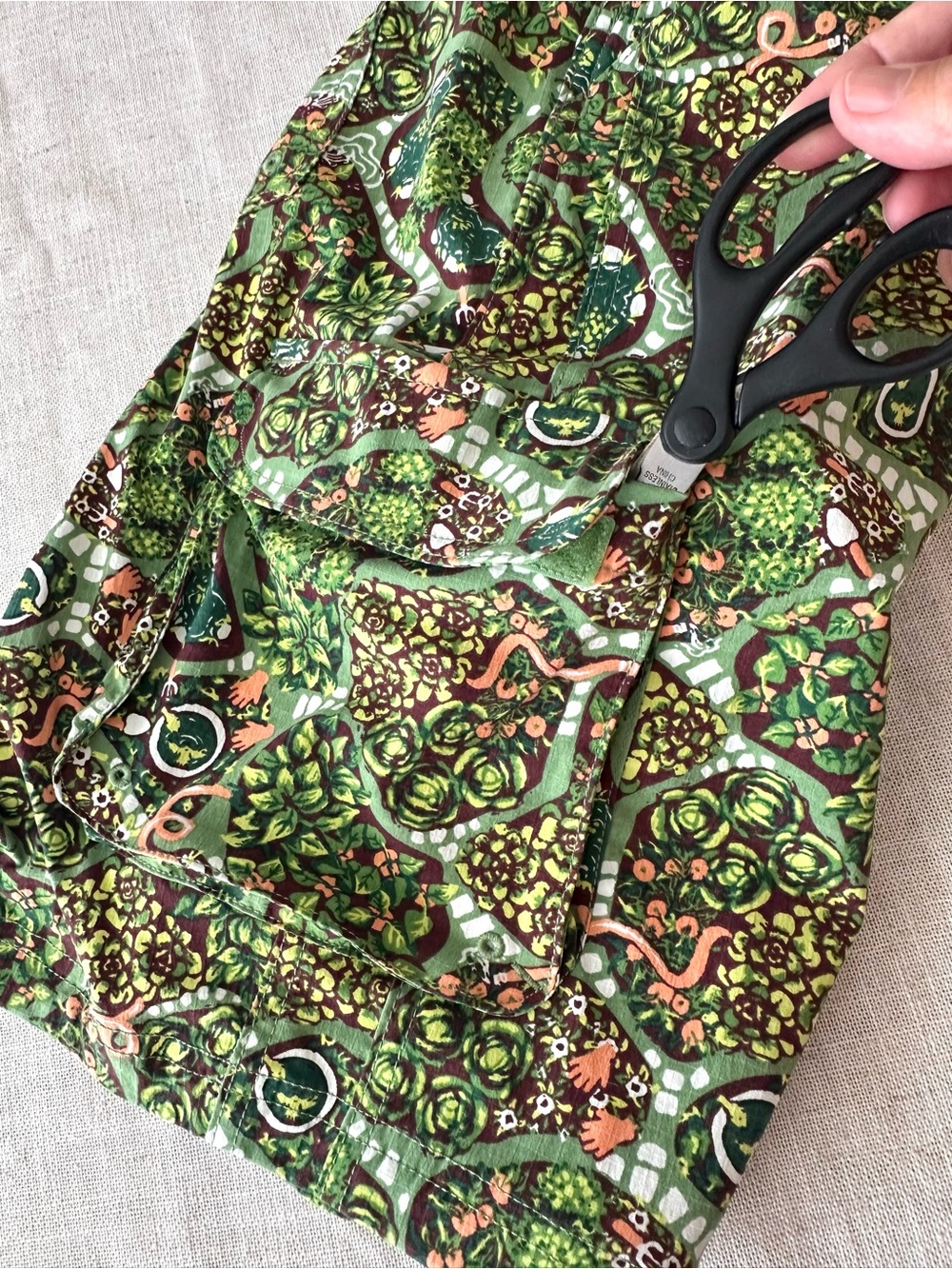 Duluth Trading Co Garden Print Utility Short Overalls Med Heirloom Gardening - Picture 8 of 8